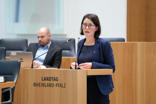 Bessere Rahmenbedingungen für Kinder und Eltern: Frühe Hilfen und Sozialpädiatrische Zentren stärken und weiterentwickeln